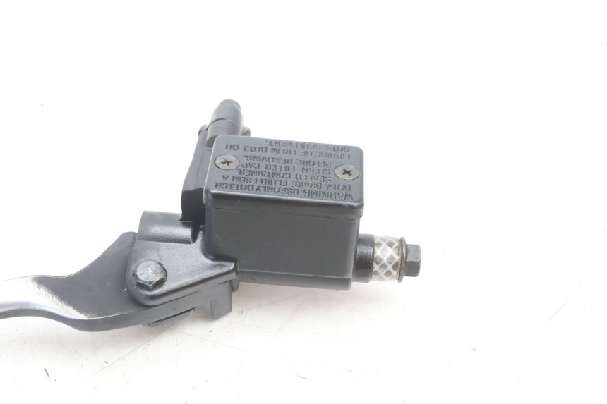 photo de MAITRE CYLINDRE AVANT PEUGEOT KISBEE 2T 50 (2010 - 2017) - Points de fixation