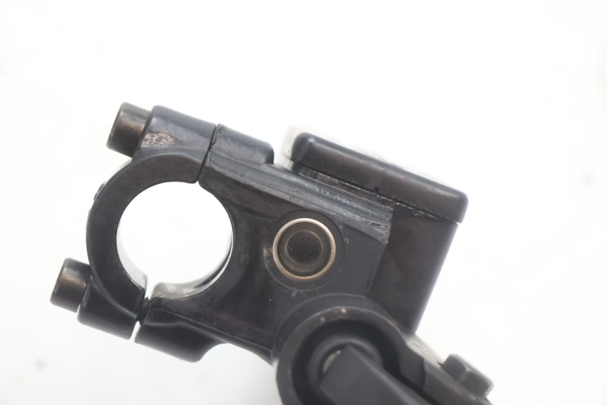 photo de MAITRE CYLINDRE AVANT PEUGEOT KISBEE 4T 50 (2010 - 2017) - Points de fixation