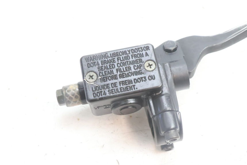 photo de MAITRE CYLINDRE AVANT PEUGEOT KISBEE 4T 50 (2010 - 2017) - Détail de la pièce