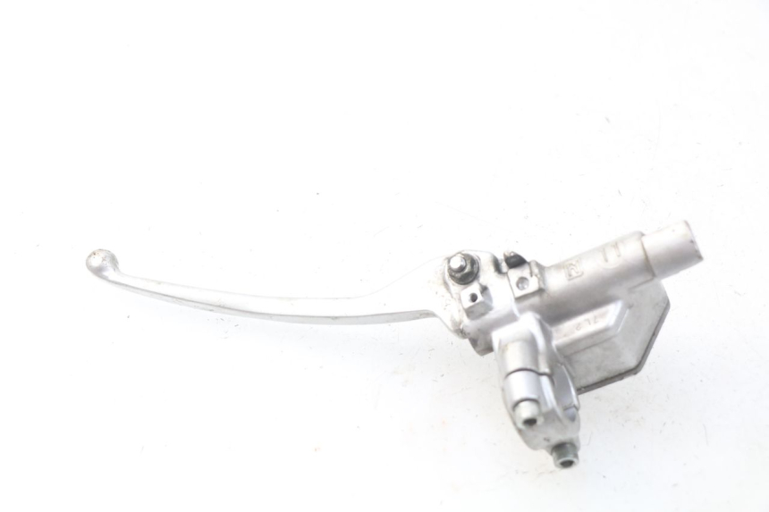 photo de MAITRE CYLINDRE AVANT SYM MIO 100 (2006 - 2017) - Gros plan technique