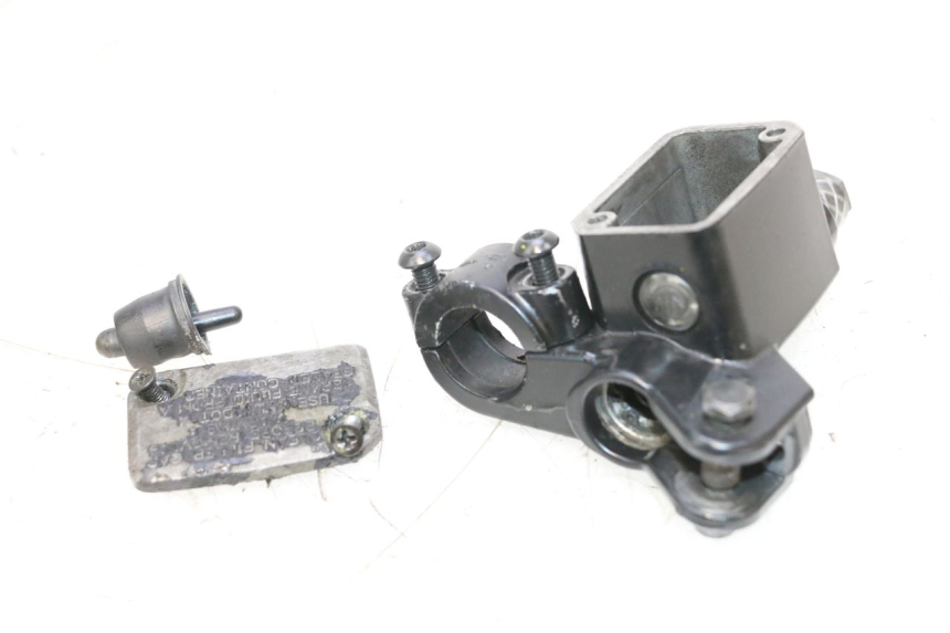 photo de MAITRE CYLINDRE AVANT PIAGGIO MP3 RL 250 (2006 - 2010) - Autre angle de vue