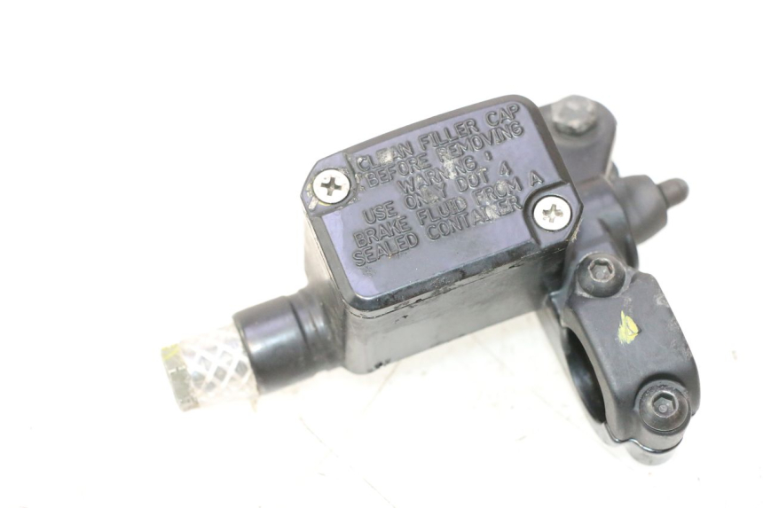 photo de MAITRE CYLINDRE AVANT PIAGGIO MP3 125 (2006 - 2014) - Gros plan technique