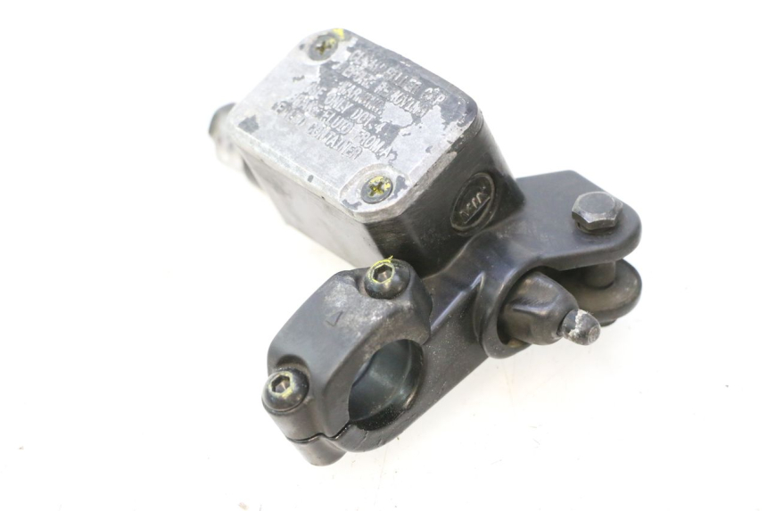 photo de MAITRE CYLINDRE AVANT PIAGGIO MP3 500 (2011 - 2015) - Gros plan technique
