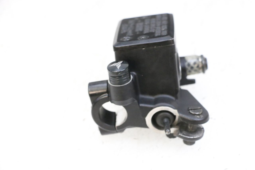 photo de MAITRE CYLINDRE AVANT YAMAHA MT-07 MT07 ABS 700 (2018 - 2020) - Autre angle de vue
