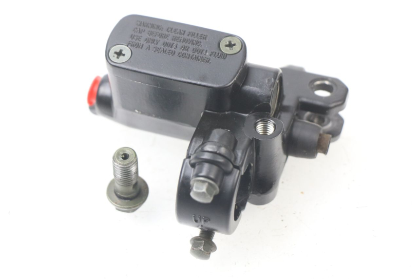 photo de MAITRE CYLINDRE AVANT ASIAWING NC ENDURO 250 (2015 - 2021) - Gros plan technique