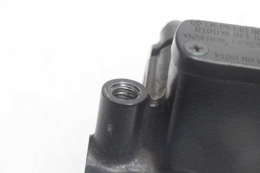 photo de MAITRE CYLINDRE AVANT HONDA PCX (JF28) 125 (2009 - 2011) - Autre angle de vue