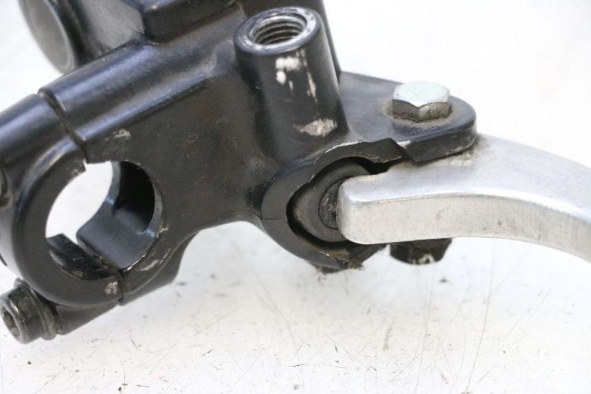 photo de MAITRE CYLINDRE AVANT HONDA PCX (JF57/JF64) 125 (2014 - 2018) - Gros plan technique