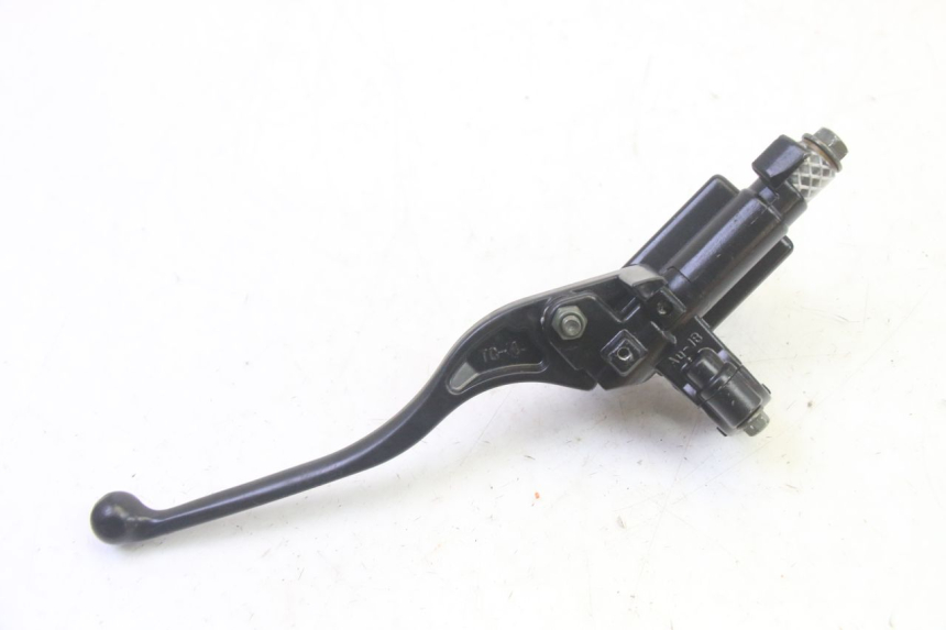 photo de MAITRE CYLINDRE AVANT EFUN PUSA 1 - Points de fixation