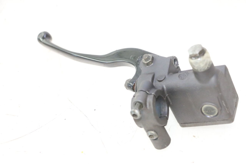 photo de MAITRE CYLINDRE AVANT MZ RT 125 (2000 - 2008) - Gros plan technique