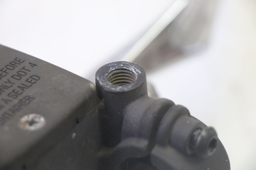 photo de MAITRE CYLINDRE AVANT PEUGEOT SATELIS 125 (2006 - 2009)