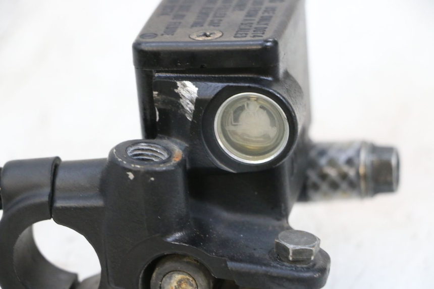 photo de MAITRE CYLINDRE AVANT PEUGEOT SATELIS 125 (2013 - 2018) - Zoom état d’usage