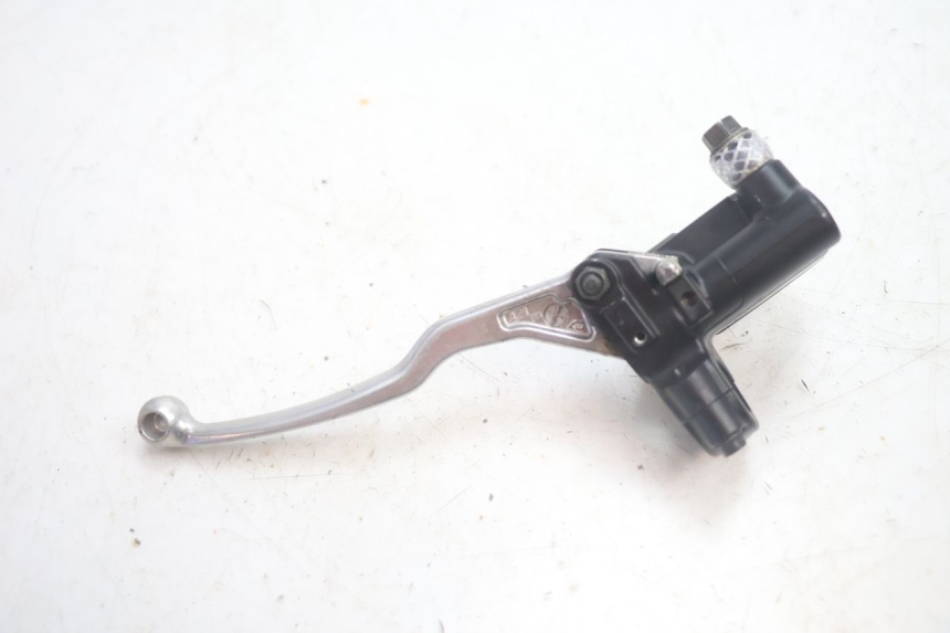photo de MAITRE CYLINDRE AVANT PEUGEOT SATELIS 125 (2013 - 2018) - Points de fixation