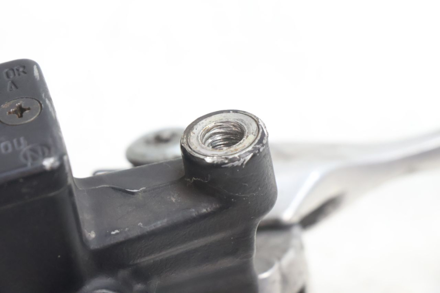 photo de MAITRE CYLINDRE AVANT HONDA SH 125 (2001 - 2003) - Autre angle de vue
