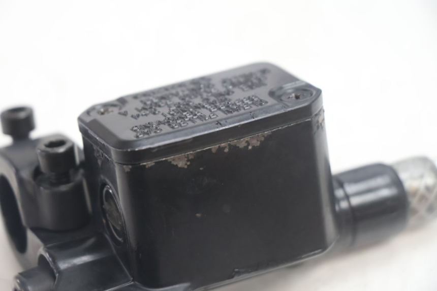 photo de MAITRE CYLINDRE AVANT YAMAHA SLIDER 50 (1999 - 2004) - Détail de la pièce