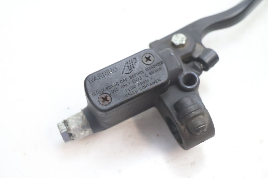 photo de MAITRE CYLINDRE AVANT PEUGEOT SPEEDFIGHT 2 AC 50 (2000 - 2009) - Détail de la pièce