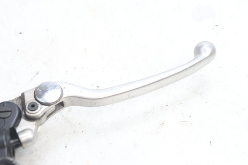 photo de MAITRE CYLINDRE AVANT YAMAHA TDM ABS 900 (2002 - 2014) - Points de fixation