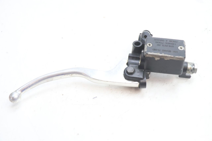 photo de MAITRE CYLINDRE AVANT PEUGEOT TKR TREKKER FURIOUS 50 (2005 - 2014) - Autre angle de vue