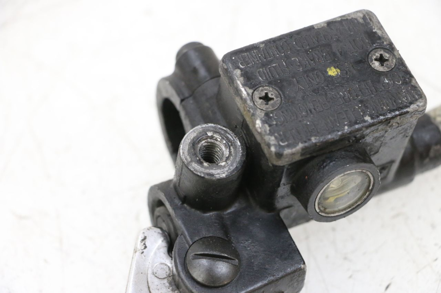 photo de MAITRE CYLINDRE AVANT PIAGGIO VESPA GTS SUPER IE 125 (2009 - 2016) - Points de fixation