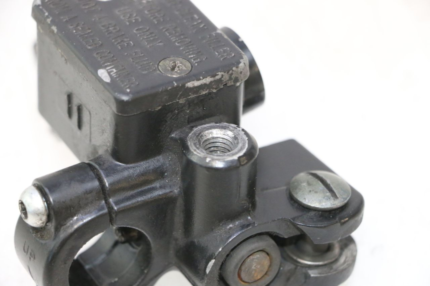 photo de MAITRE CYLINDRE AVANT PIAGGIO VESPA LX 2T 50 (2005 - 2013) - Points de fixation