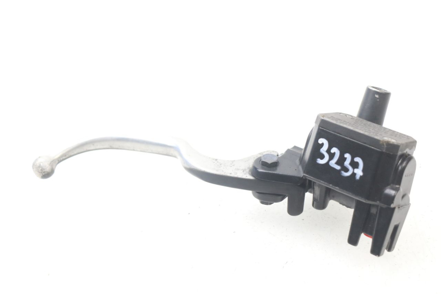 photo de MAITRE CYLINDRE AVANT YAMAHA XMAX X-MAX ABS 125 (2014 - 2016) - Points de fixation