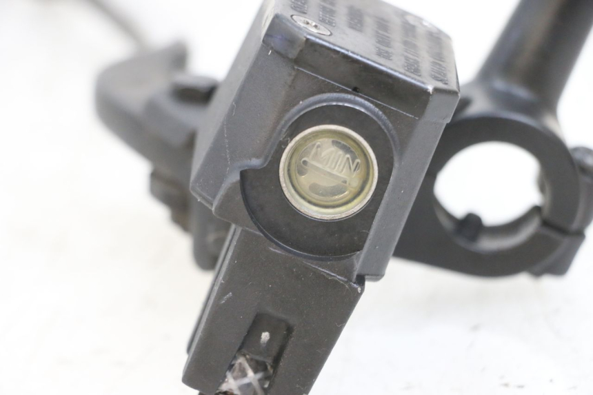 photo de MAITRE CYLINDRE AVANT YAMAHA X-MAX XMAX 125 (2010 - 2014) - Autre angle de vue