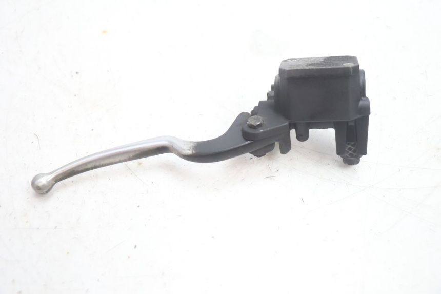 photo de MAITRE CYLINDRE AVANT YAMAHA XMAX X-MAX 125 (2006 - 2009) - Autre angle de vue