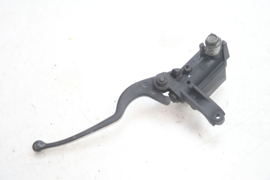 photo de MAITRE CYLINDRE AVANT YAMAHA XMAX X-MAX 125 (2006 - 2009) - Points de fixation