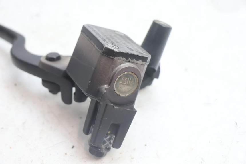 photo de MAITRE CYLINDRE AVANT YAMAHA X-MAX XMAX 125 (2010 - 2013) - État de surface