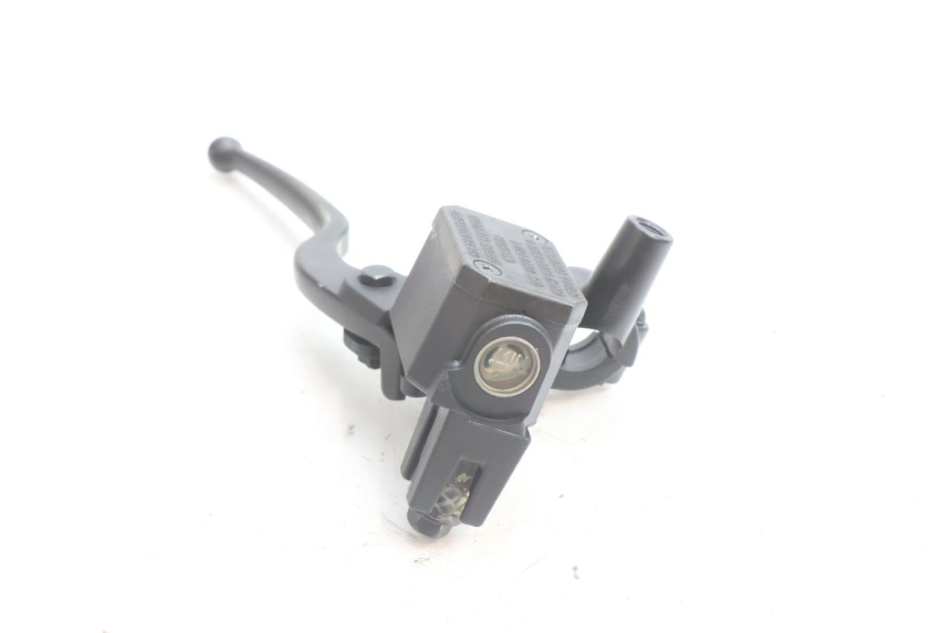 photo de MAITRE CYLINDRE AVANT YAMAHA X-MAX XMAX 125 (2010 - 2013) - Vue d’ensemble