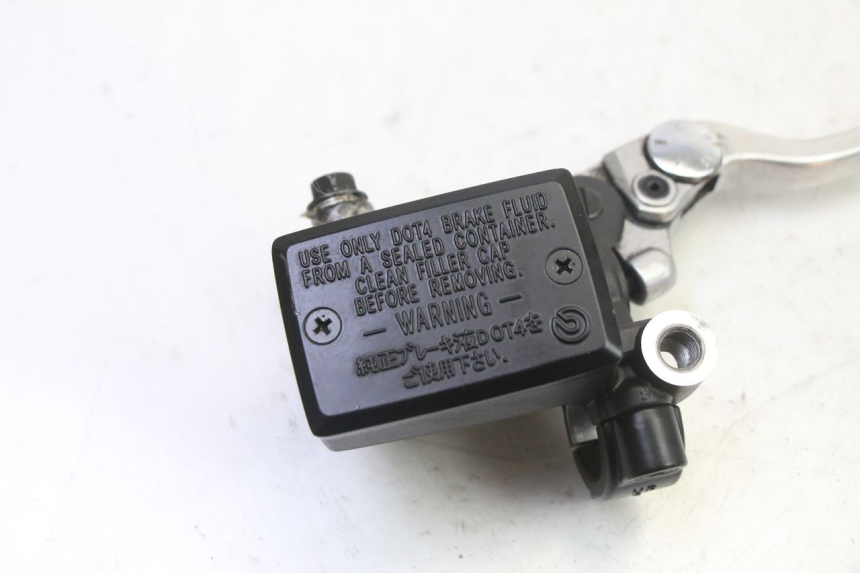 photo de MAITRE CYLINDRE AVANT YAMAHA XJ6 ABS 600 (2008 - 2016)