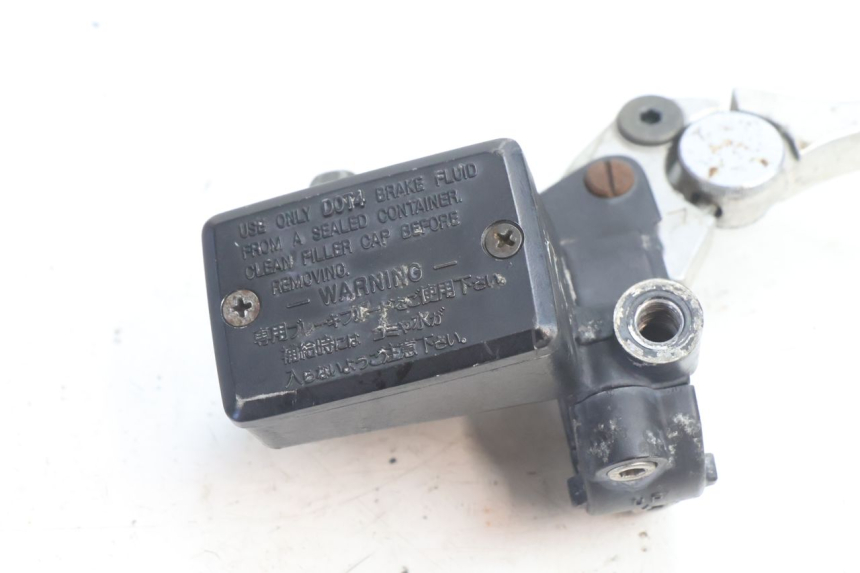 photo de MAITRE CYLINDRE AVANT YAMAHA XJR 1300 (1998 - 2002) - Détail de la pièce
