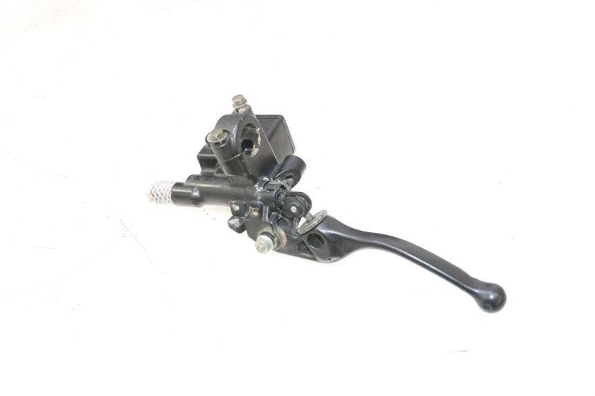 photo de MAITRE CYLINDRE AVANT HONDA XRV AFRICA TWIN 750 (1990 - 1992) - Gros plan technique
