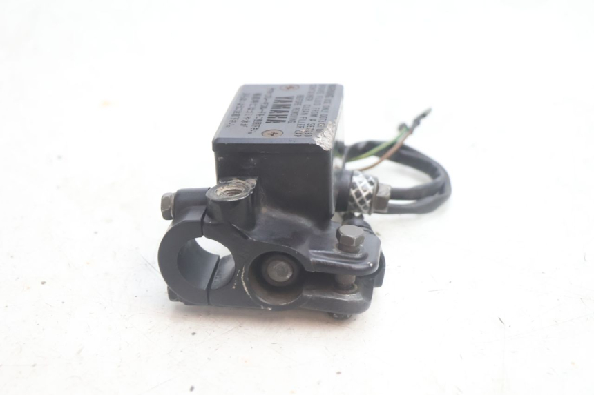 photo de MAITRE CYLINDRE AVANT YAMAHA XV VIRAGO 535 (1988 - 2004) - Points de fixation