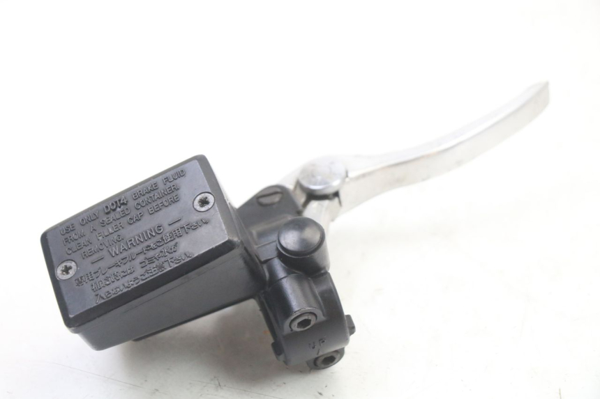 photo de MAITRE CYLINDRE AVANT YAMAHA FZS FAZER 600 (2001 - 2003)