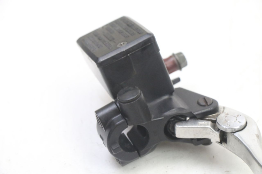 photo de MAITRE CYLINDRE AVANT YAMAHA FZS FAZER 600 (2001 - 2003)