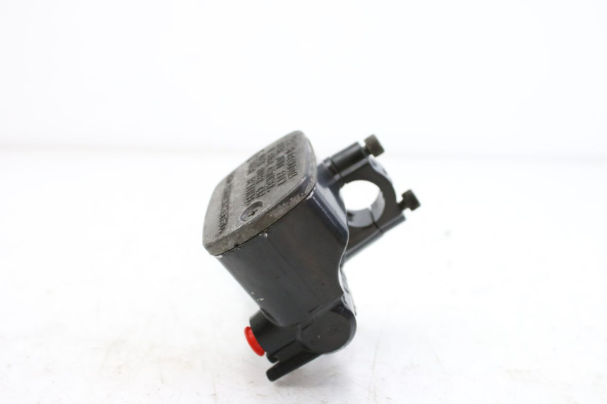 photo de MAITRE CYLINDRE AVANT YAMAHA XP T-MAX TMAX ABS 500 (2004 - 2007)