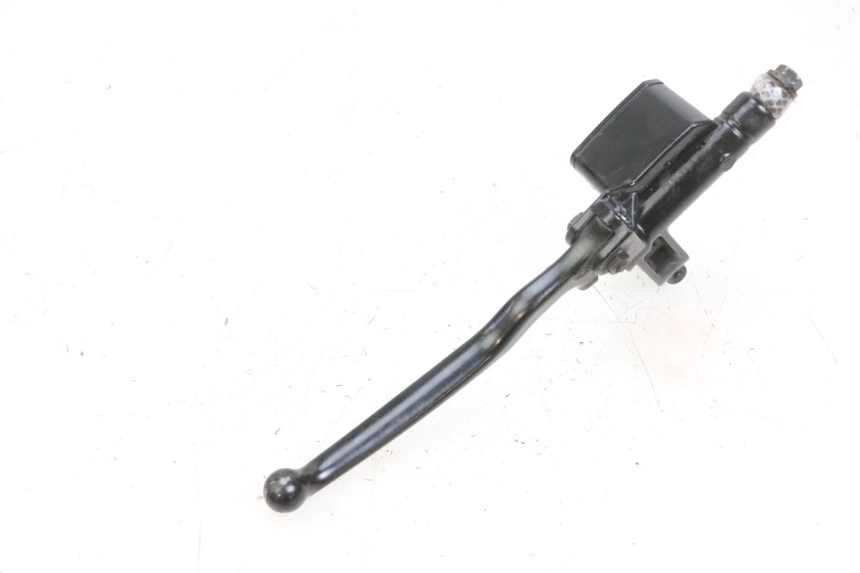 photo de MAITRE CYLINDRE AVANT YAMAHA YP MAJESTY 125 (2002 - 2006) - Détail de la pièce