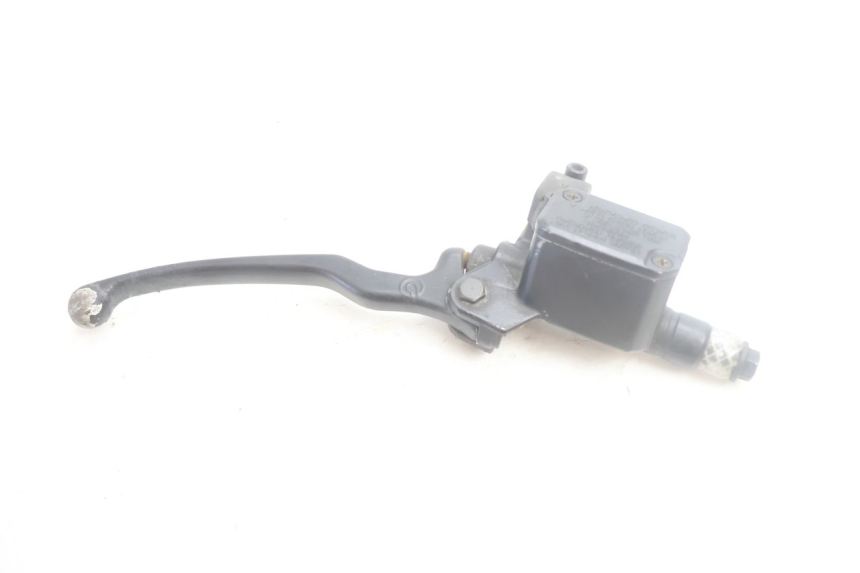 photo de MAITRE CYLINDRE AVANT YAMAHA YP MAJESTY 125 (2002 - 2006) - Gros plan technique