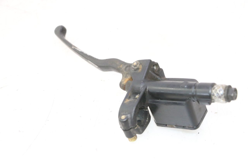 photo de MAITRE CYLINDRE AVANT YAMAHA YP MAJESTY 125 (1998 - 2001) - Zoom état d’usage