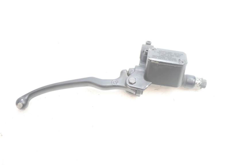 photo de MAITRE CYLINDRE AVANT YAMAHA YP MAJESTY 125 (2002 - 2006) - Vue d’ensemble