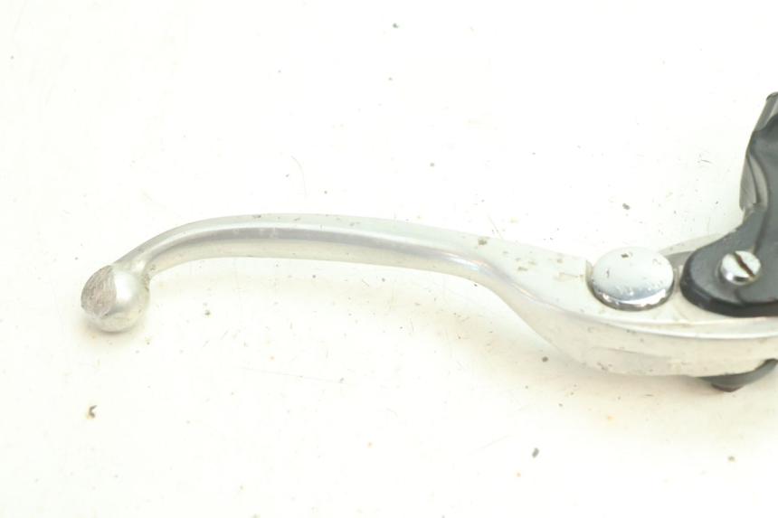 photo de MAITRE CYLINDRE AVANT YAMAHA YZF R6 600 (2008 - 2009) - Points de fixation