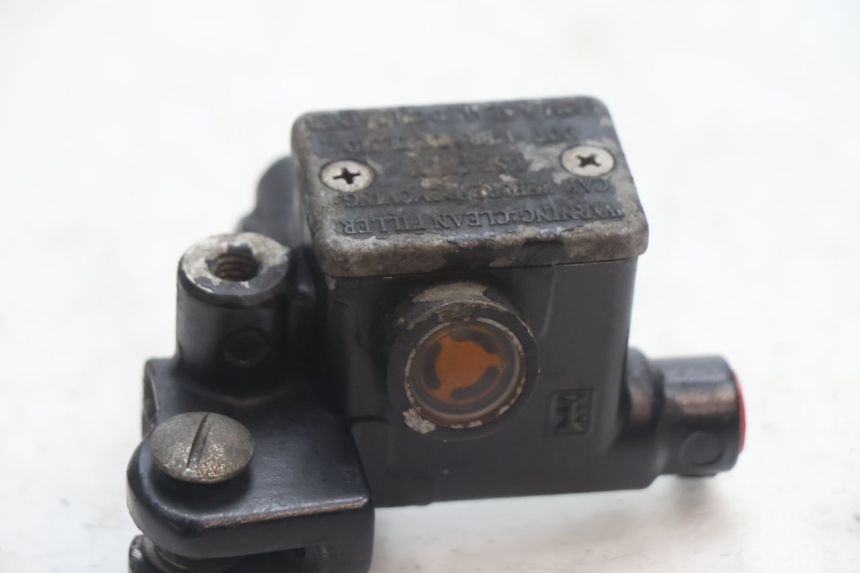 photo de MAITRE CYLINDRE AVANT PIAGGIO ZIP 2T 50 (2009 - 2019) - Autre angle de vue