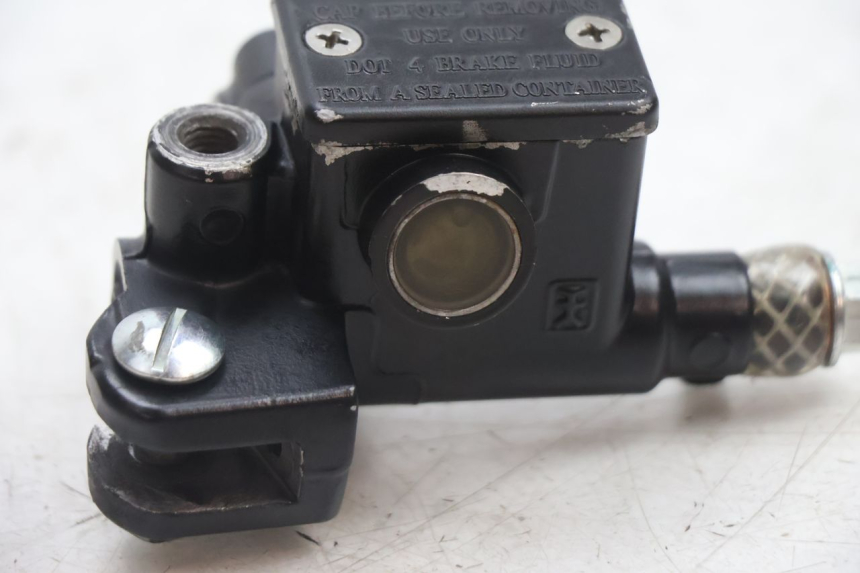 photo de MAITRE CYLINDRE AVANT PIAGGIO ZIP 2T 50 (2009 - 2019) - Points de fixation