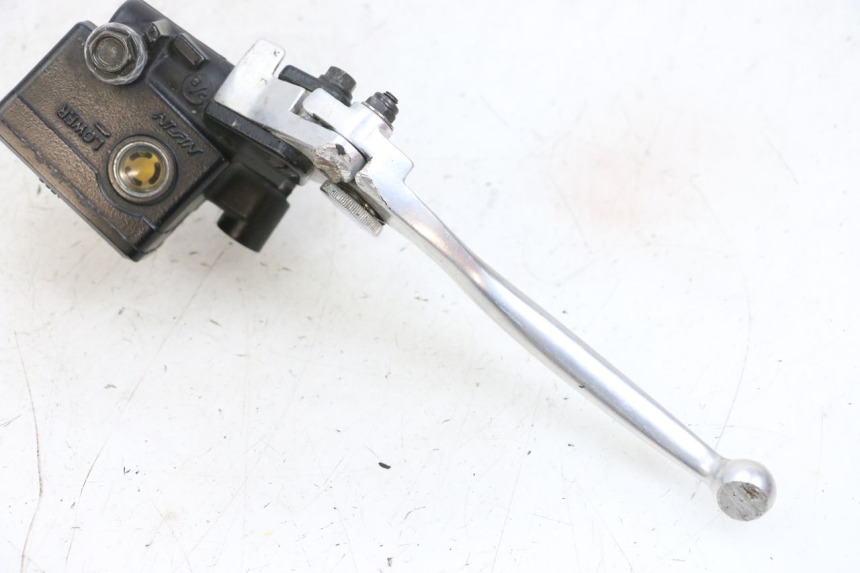 photo de MAITRE CYLINDRE AVANT KAWASAKI ZR 7 750 (1999 - 2001) - Détail de la pièce