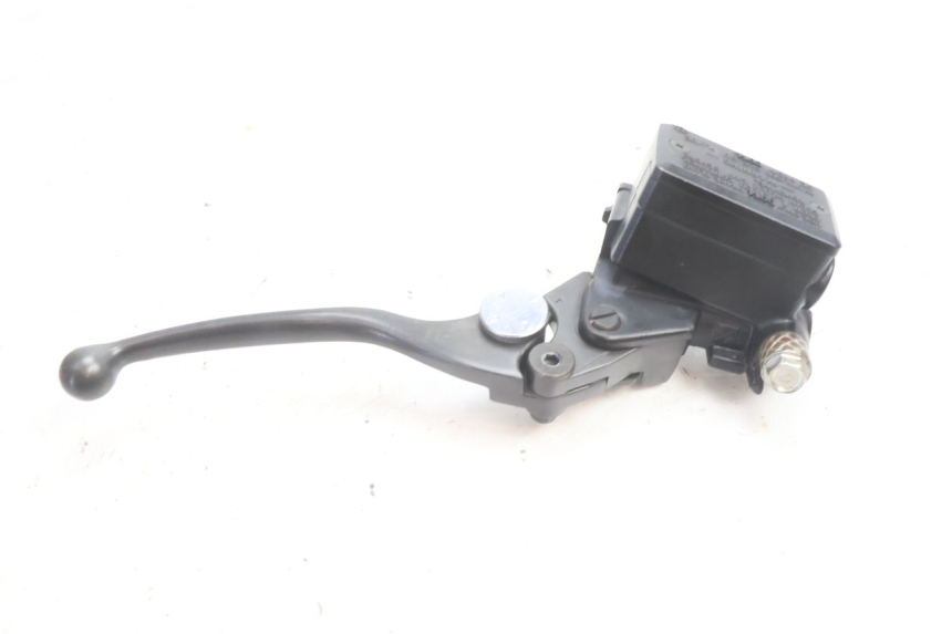 photo de MAITRE CYLINDRE AVANT KAWASAKI ZZR 600 (1995 - 2004) - Autre angle de vue