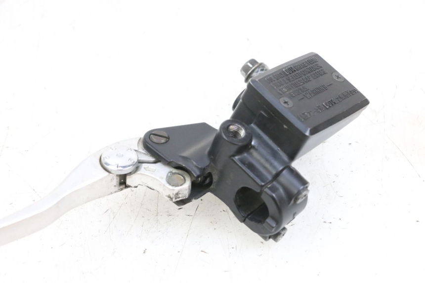 photo de MAITRE CYLINDRE EMBRAYAGE YAMAHA FJR ABS 1300 (2006 - 2012) - Points de fixation
