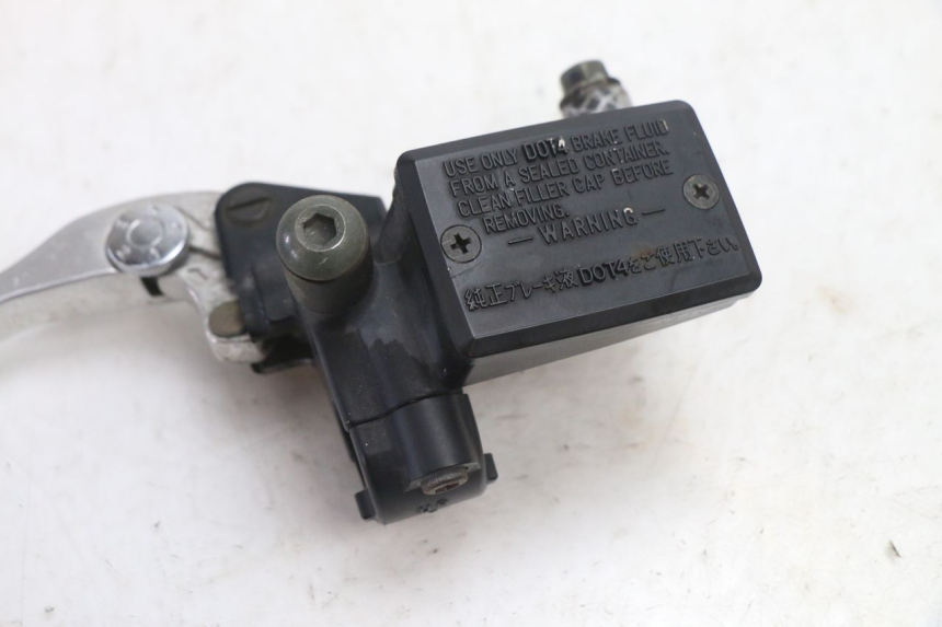 photo de MAITRE CYLINDRE EMBRAYAGE YAMAHA FJR 1300 (2001 - 2005) - Zoom état d’usage