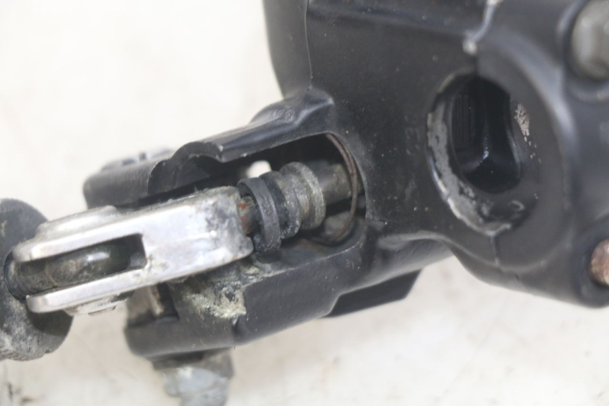 photo de MAITRE CYLINDRE EMBRAYAGE HONDA CBR F SC25 1000 (1989 - 1992)