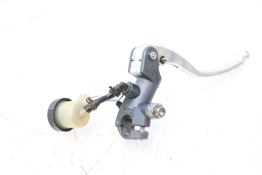 photo de MAITRE CYLINDRE EMBRAYAGE DUCATI SS IE DS CARENEE 1000 (2002 - 2006) - Vue d’ensemble