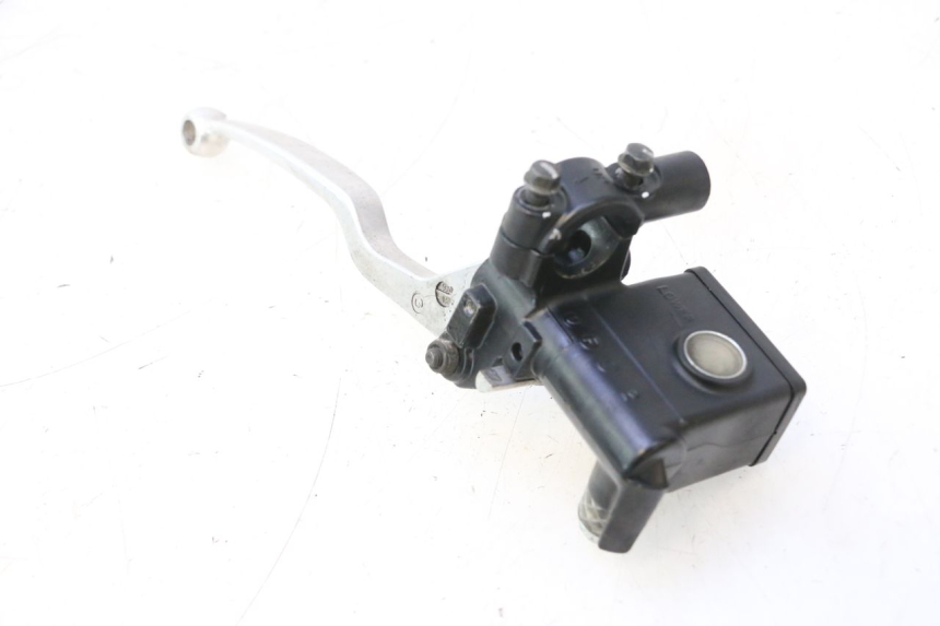 photo de MAITRE CYLINDRE FREIN ARRIERE SUZUKI BURGMAN 125 (2007 - 2014) - Autre angle de vue